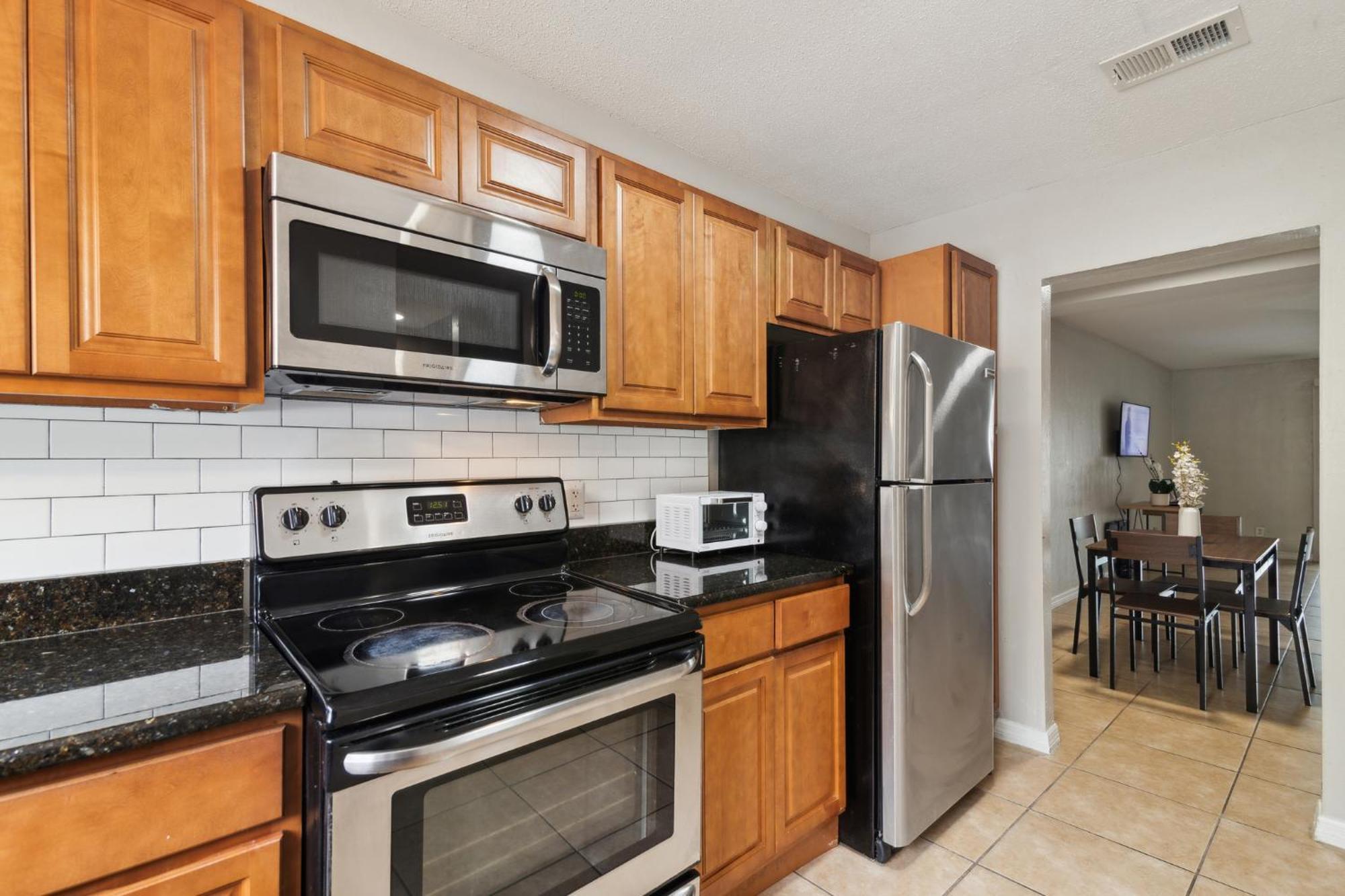 Sweetwater 7C I Beautiful 2Bd Apt I Free Parking Gainesville Exterior photo